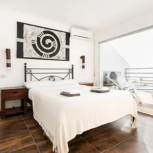 https://atico-welcs-frente-al-mar-con-terraza-grande.topcostabravahotels.com